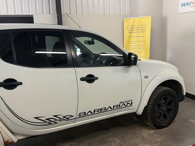 2012 Mitsubishi L200 2.5 DI-D Barbarian Black 4WD Euro 5 4dr (LB) PICK UP Diesel Manual