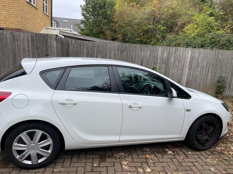 Vauxhall astra 2013