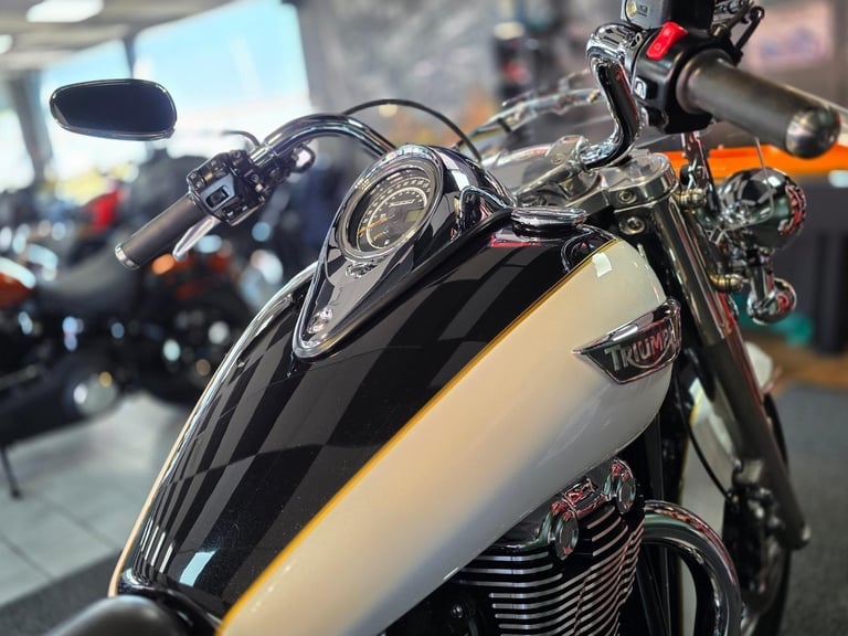 2016 TRIUMPH THUNDERBIRD 1700CC LT 15,000 MILE'S 