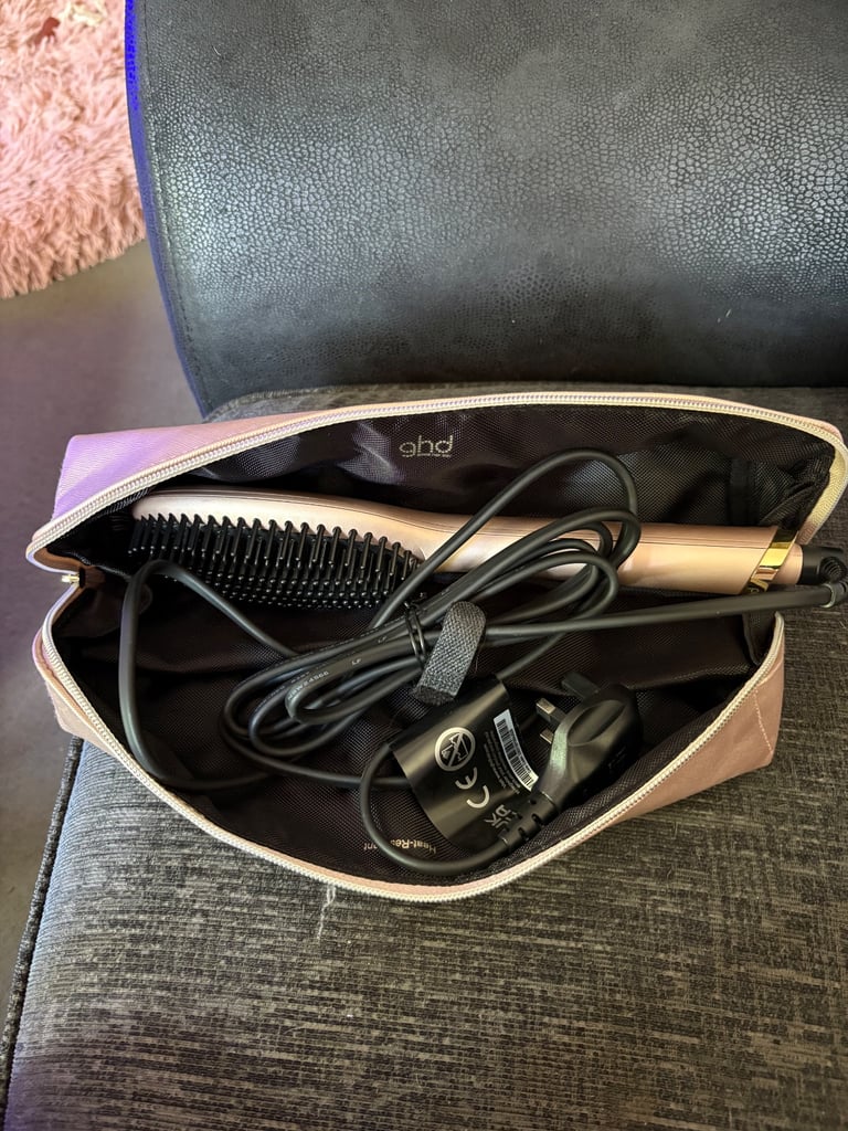 BNIB GHD smoothing hot brush 
