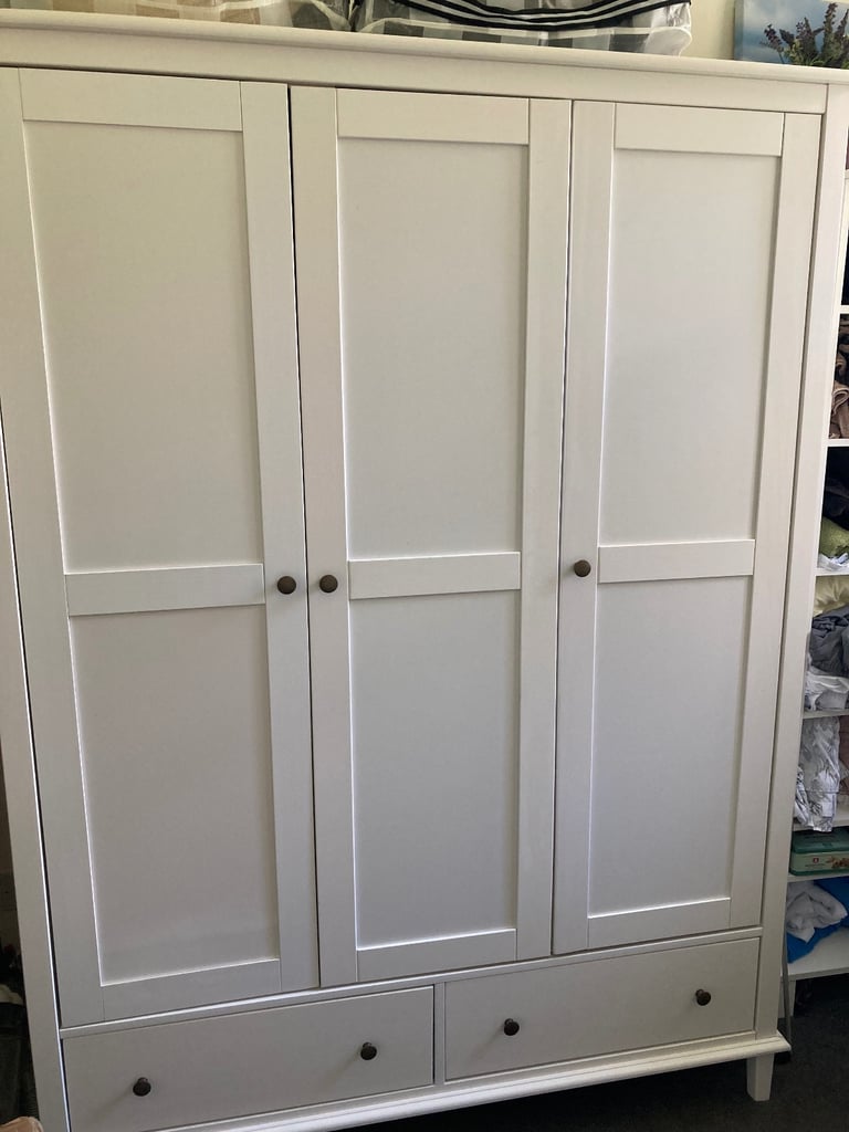 White Wooden 3 Door Triple Wardrobe With Drawers 