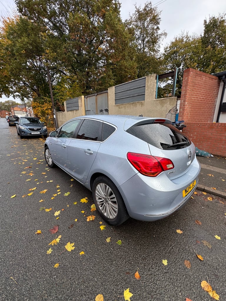Vauxhall, ASTRA, Hatchback, 2014, Manual, 1686 (cc), 5 doors