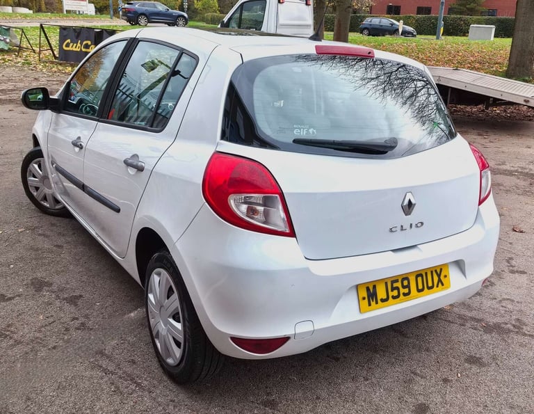 2009 Renault Clio 1.1 Clio Expression 16v 5dr Hatchback Petrol Manual