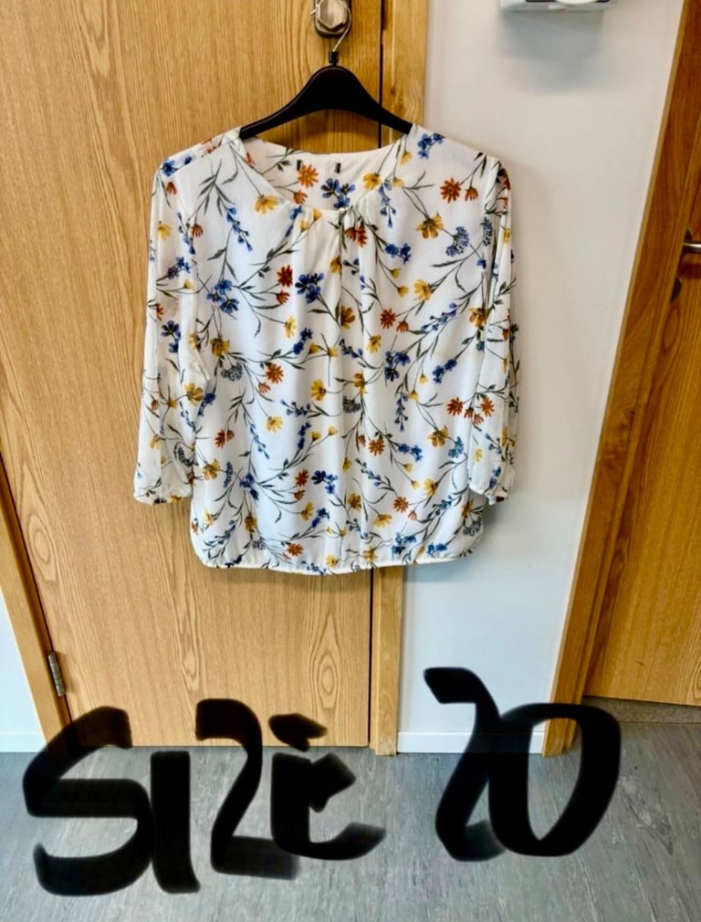 Ladies Clothing size 20/XL