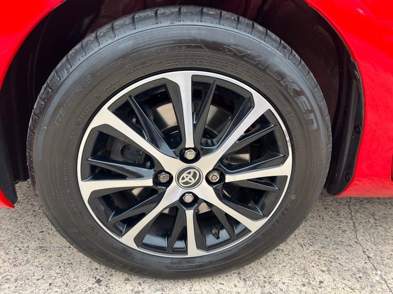2019 Toyota Yaris 1.5 VVT-i Icon Tech 5dr HATCHBACK PETROL Manual