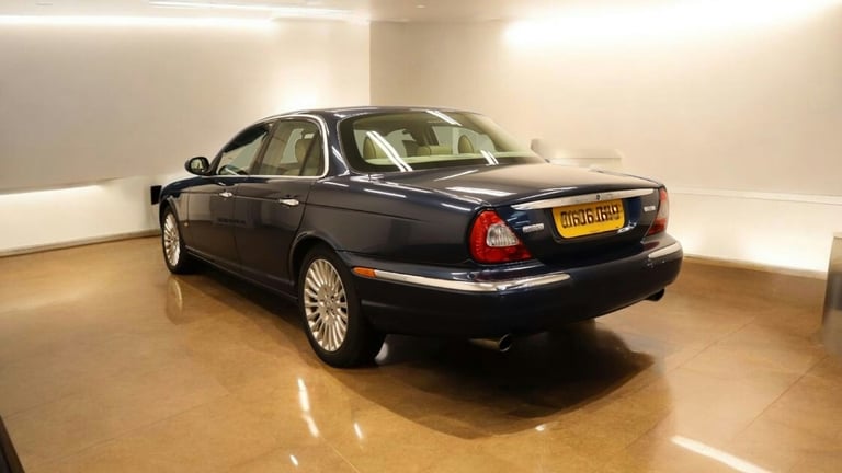 image for JAGUAR XJ SERIES XJ 2.7 TDVI DIESELS SOVEREIGN 4DR AUTO AUTOMATIC *FULL HISTORY