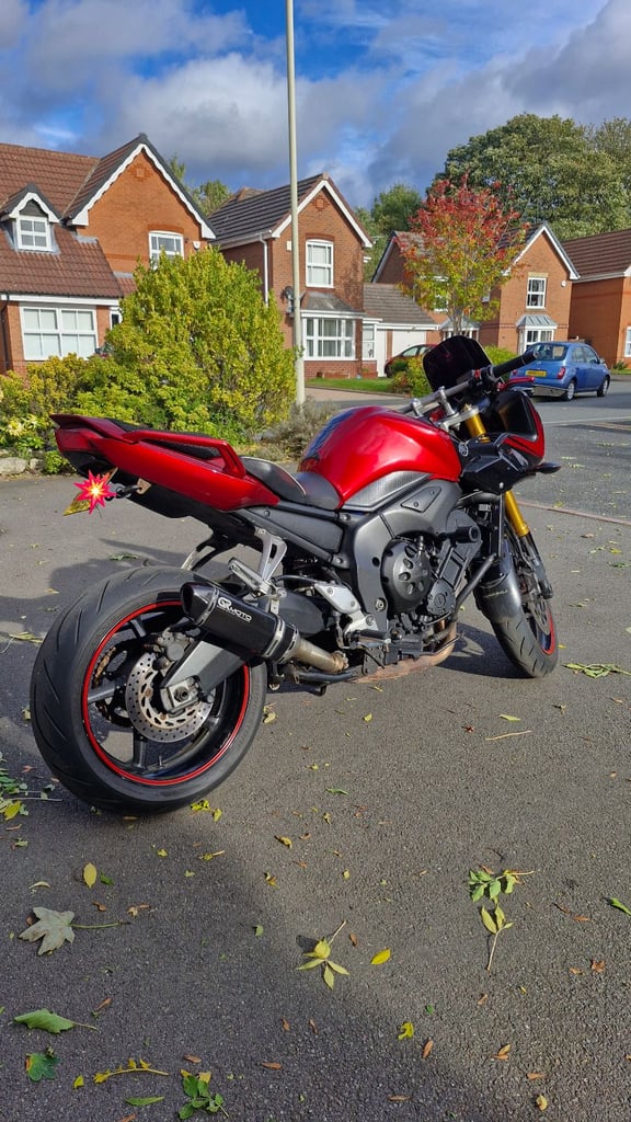 Yamaha FZ1S FAZER 2007 LAVA RED 1000CC 150bhp not fz6 r1 r6 zx6r zx10r z1 5vy 4c8 motorbike cycle  