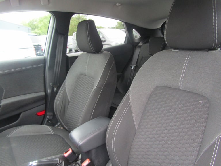 2023 Ford Puma 1.0T EcoBoost Titanium 5dr - 1 Owner / Winter Pack Hatchback Petrol Manual