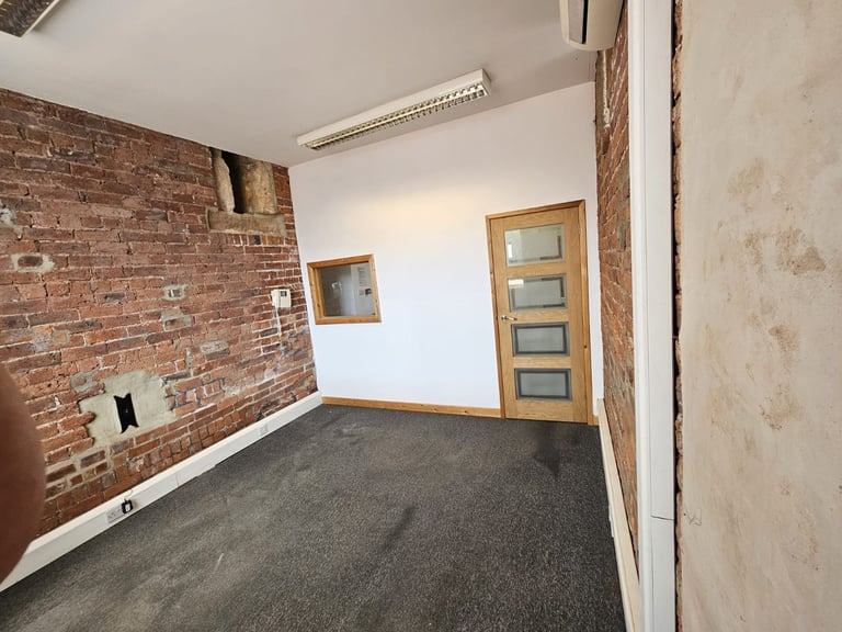  Cut Your Overheads Stay Local in West Yorkshire Office and Warehouse to Rent 