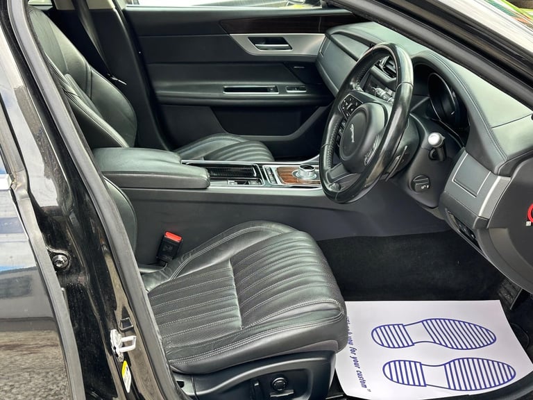 2015 Jaguar XF 2.0d Portfolio Auto Euro 6 (s/s) 4dr SALOON Diesel Automatic