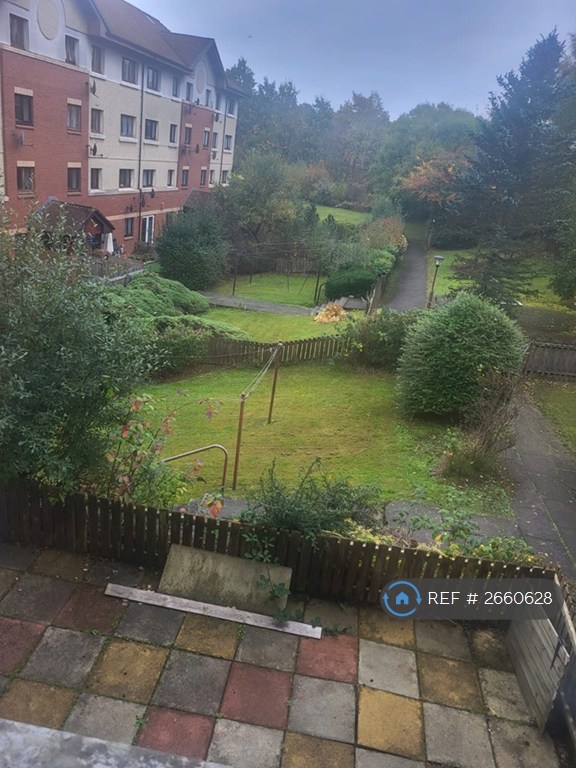 3 bedroom flat in Eastfield Road, Glasgow, G21 (3 bed) (#2660628)
