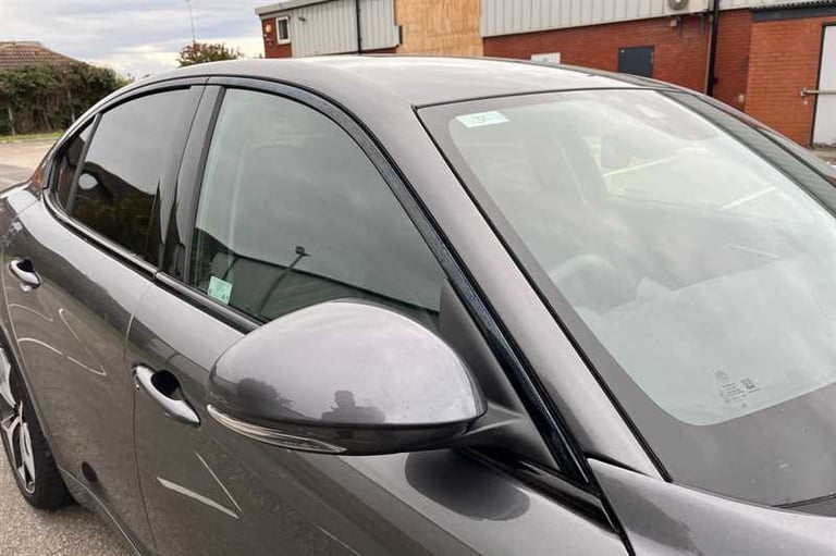 2019 Alfa Romeo Giulia 2.0 TB 280 Veloce 4dr Auto SALOON PETROL Automatic