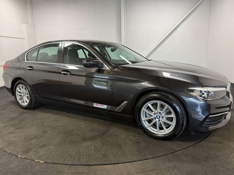 2017 BMW 5 Series 2.0 520d xDrive SE Auto 4WD 4dr Saloon Diesel Automatic