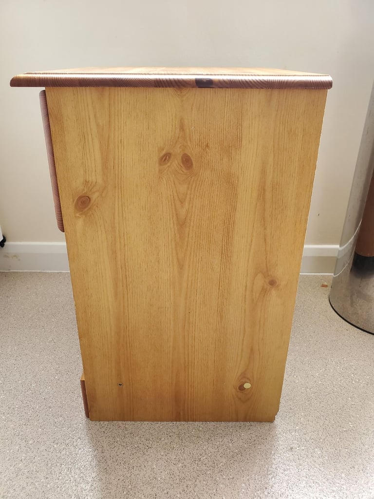 Bedside pine wood table - £10