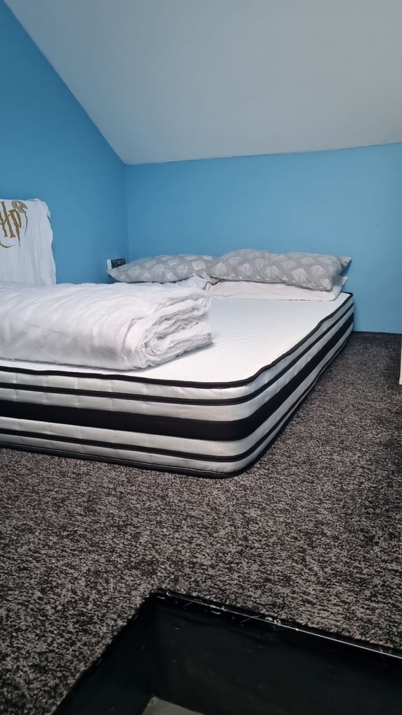 Double room, separate toilet and kitchen, small living room, part of a Muslim family house