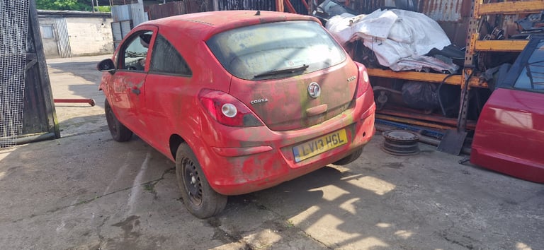 Complete Corsa D Rear End £150 in red