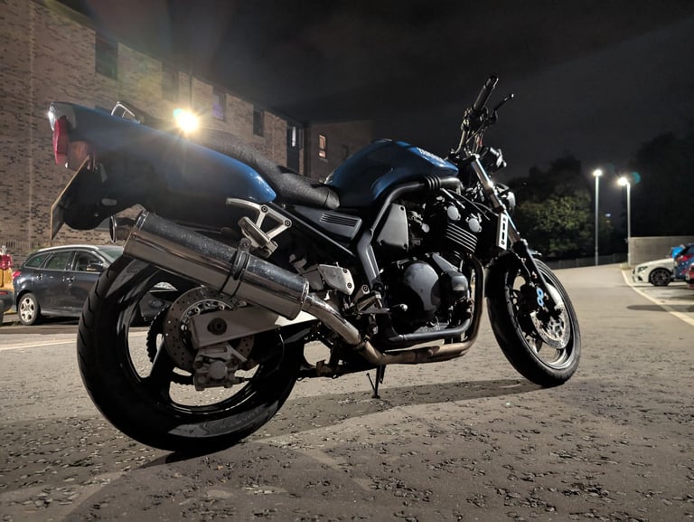 Yamaha, FZS, 2002, 599 (cc) streetfighter 