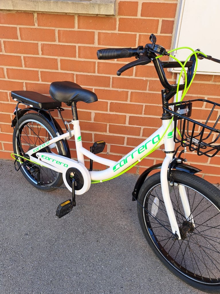 Ladies or kids small shopper bike brilliant condition ideal for birthday present 