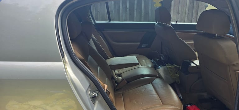 Vauxhall Signum 5door manual 1.9CDTI 150 - Image 8