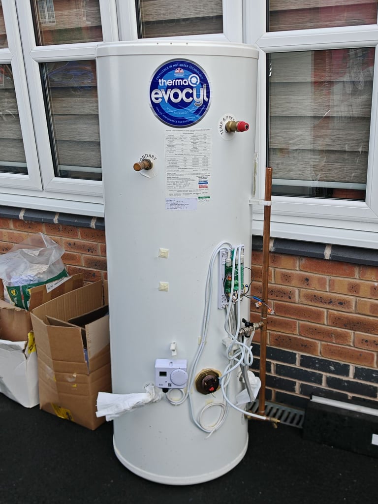 image for ThermaQ Evocyl 210 Standard Pre Plumb Twin Zone Unvented Storage Cylinder