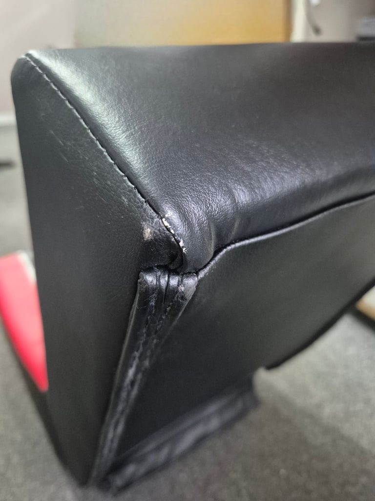 Fold up x rocker gaming chair