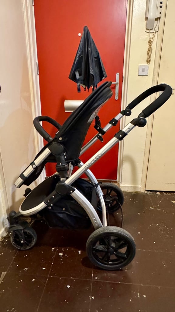 Baby Pram / Stroller – Excellent Condition