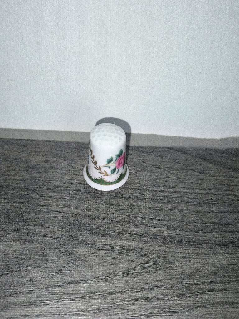 Vintage flower design thimble