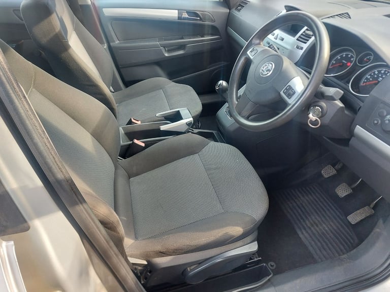 2009 Vauxhall Zafira 1.6 LONG MOT FSH Drives Superb
