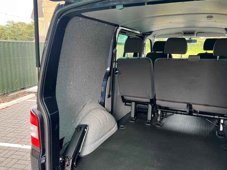 2015 Volkswagen Transporter 2.0 180PS Highline Kombi Van DSG WINDOW VAN Diesel Automatic
