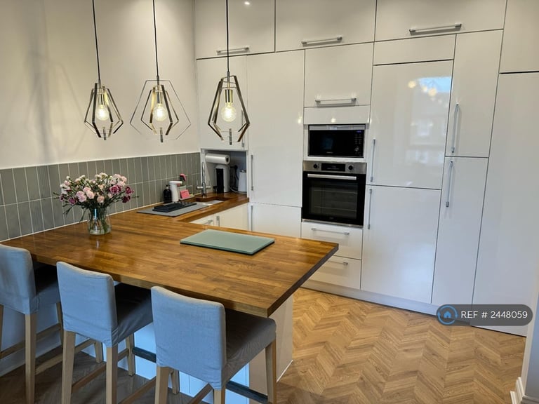1 bedroom flat in Yeaman Place, Edinburgh, EH11 (1 bed) (#2448059)