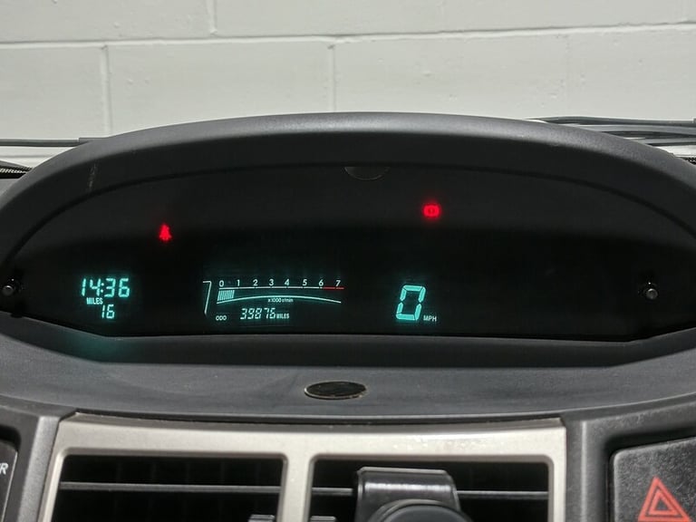 2009 Toyota Yaris VVT-i TR Hatchback Petrol Manual