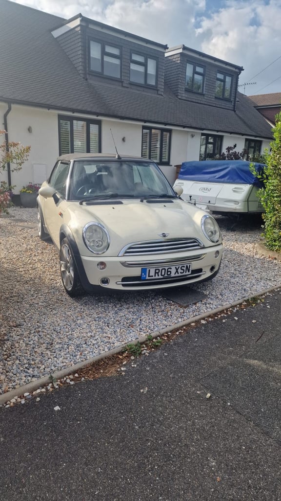 Mini, CONVERTIBLE, Convertible, 2006, Manual, 1598 (cc), 2 doors