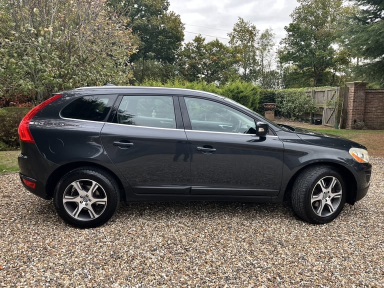 VOLVO XC60 2.4 D5 SE Lux 2011