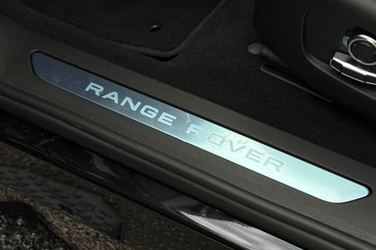 2025 Land Rover Range Rover Evoque 2.0 D200 Dynamic HSE 5dr SUV DIESEL Automatic