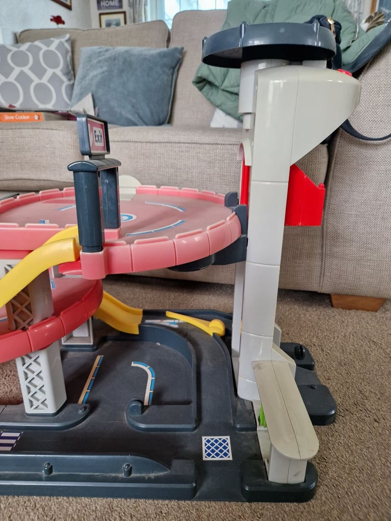 Toy garage