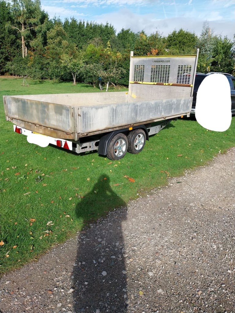 Dropside braked trailer twin axle