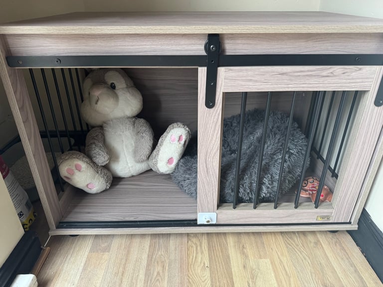 Medium size dog crate 