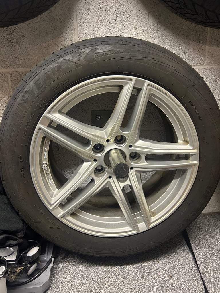 BMW OEM 17” wheels and TPMS for Winter