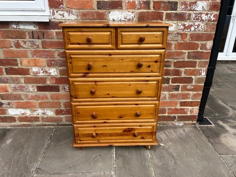 Solid Pine Chest of Drawers - Great Condition 