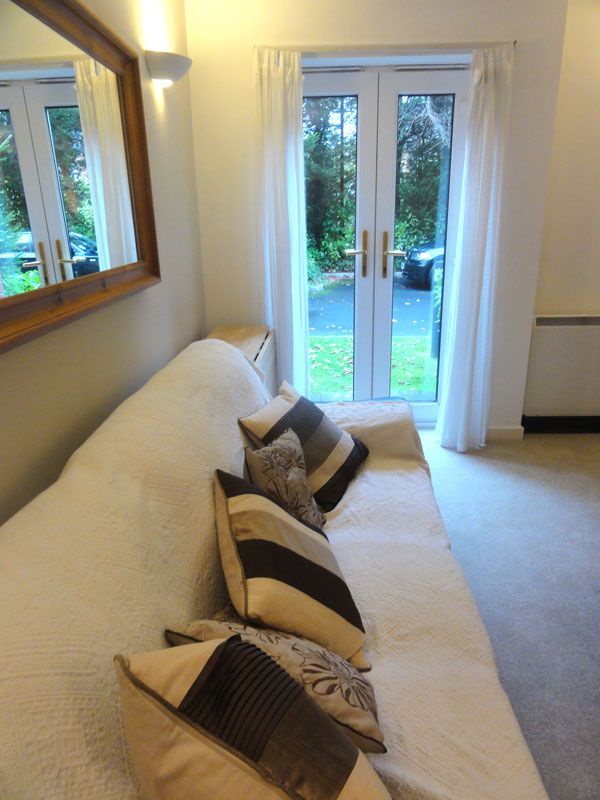Immaculate ground floor fully-furnished apartment in Victoria Park, Manchester