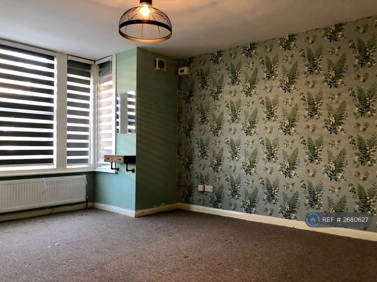 1 bedroom flat in Chatsworth Rd, Croydon, CR0 (1 bed) (#2680627)