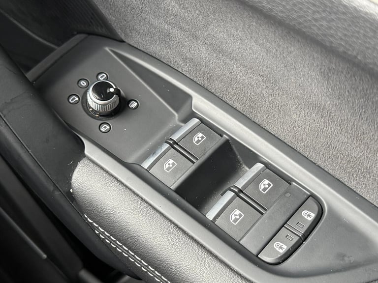  Audi Q5 2.0 TFSIe 55 Competition SUV 5dr Petrol Plug-in Hybrid S Tronic quattro Eur Petrol/Elect...