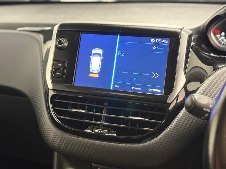 2017 Peugeot 208 1.2 Puretech Allure PETROL/MANUAL/5-DR