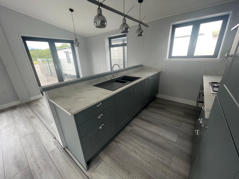 NEW Twin Cabin Lodge Mobile Home Evolution Harley 40ft x 20ft, 3 Bedroom REDUCED