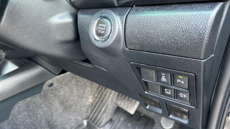 2024 Toyota Hilux 2.8 D-4D Invincible X Pickup Double Cab 4dr Diesel Auto 4WD Euro 6 (s/s) (2 PIC...