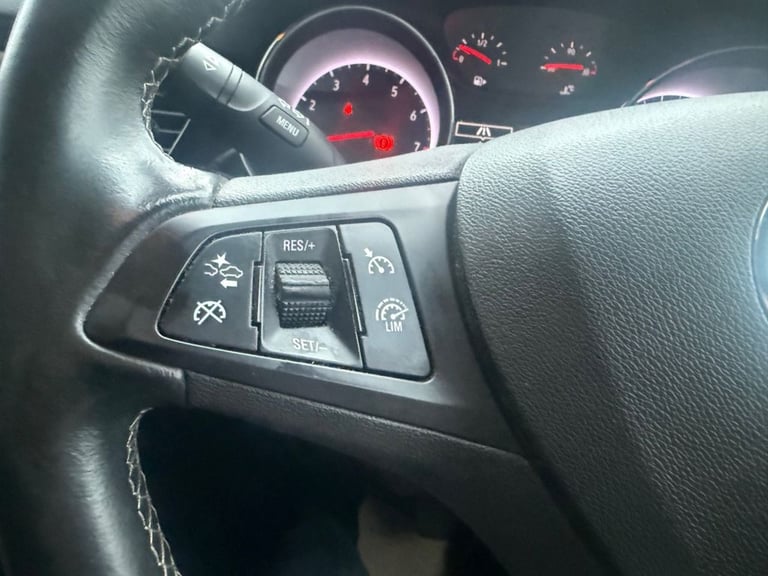 2017 Vauxhall Astra 1.4i 16V SRi 5dr HATCHBACK PETROL Manual