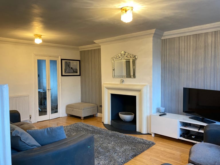 Double room available Monday to Friday only 
