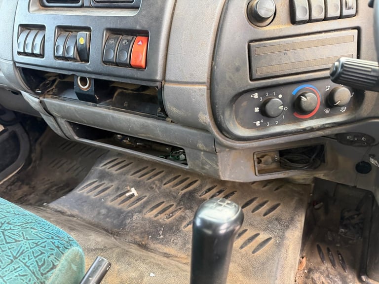 DAF TRUCKS FA LF55.[Phone number removed]ton flat bed manual