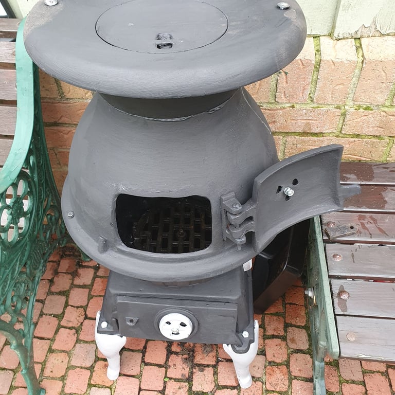 Pot belly cast iron stove 