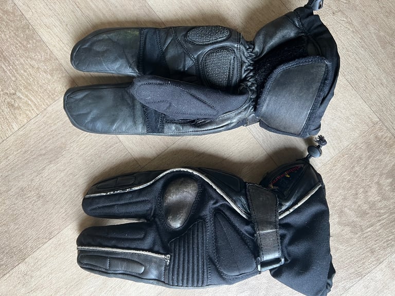 image for Global warming motorcycle 3 finger gloves medium 